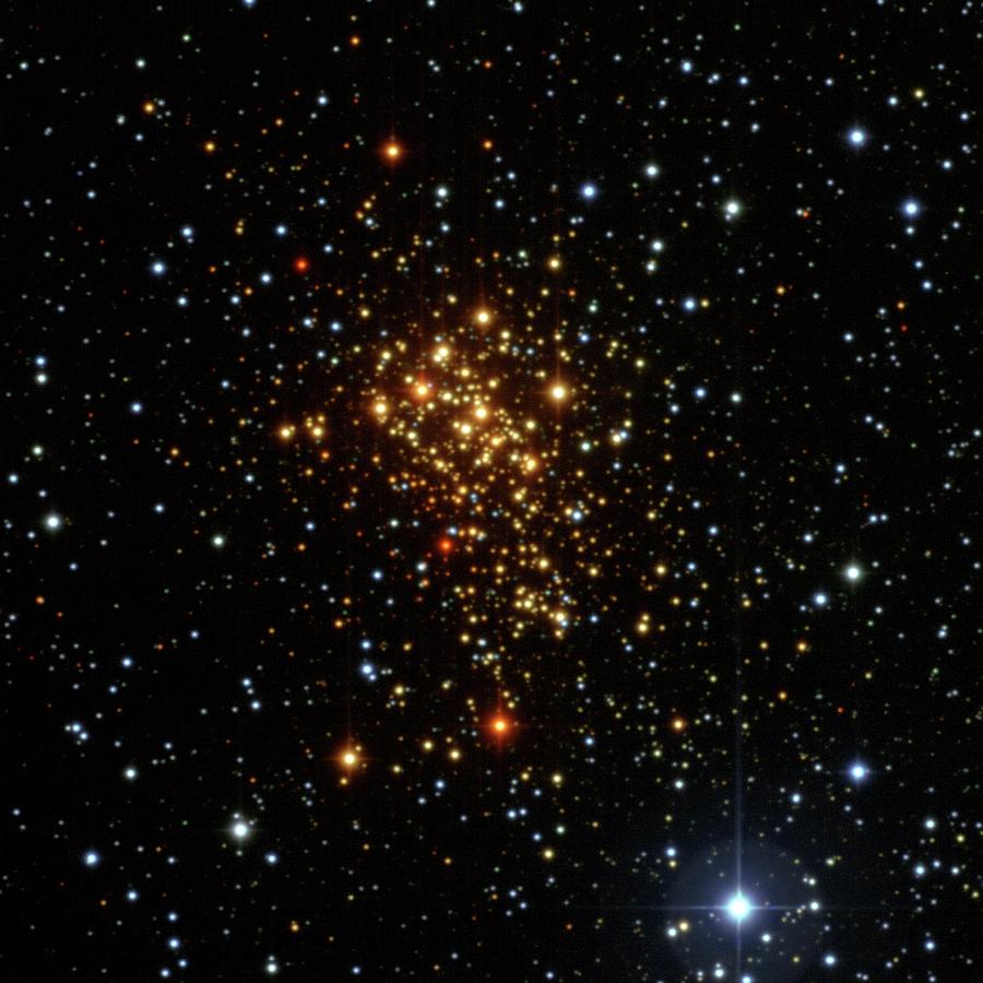 Super Star Cluster Westerlund 1 Photograph by European Southern Observatory/science Photo Library