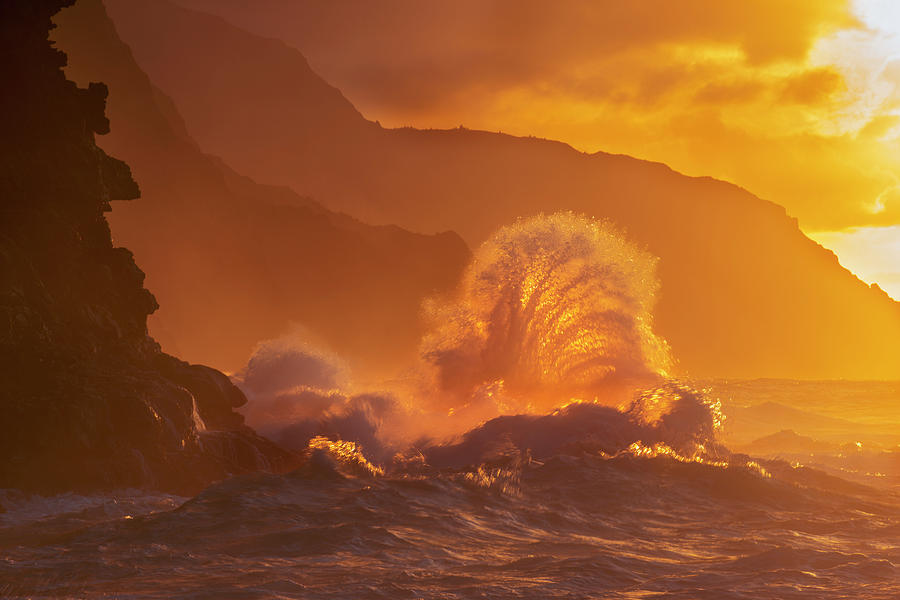 Surf Crashes On The Na Pali Coast Photograph by Carl Johnson