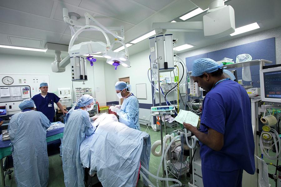 Surgical Team During Surgery Photograph by Mark Thomas/science Photo ...