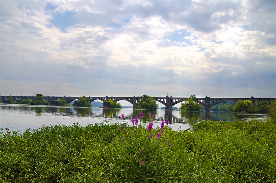 Susquehanna River and the Veterans Memorial Bridge Photograph by Bill Cannon