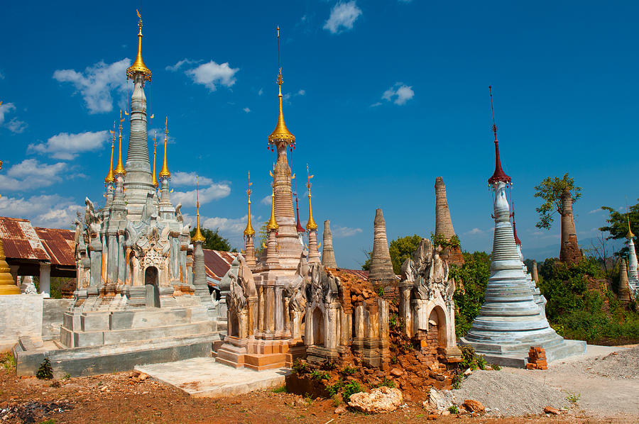 Swe Inn Tein Pagodas Myanmar Painting by Judith Barath