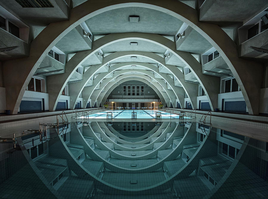 Architecture Photograph - Swimming @night by Renate Reichert