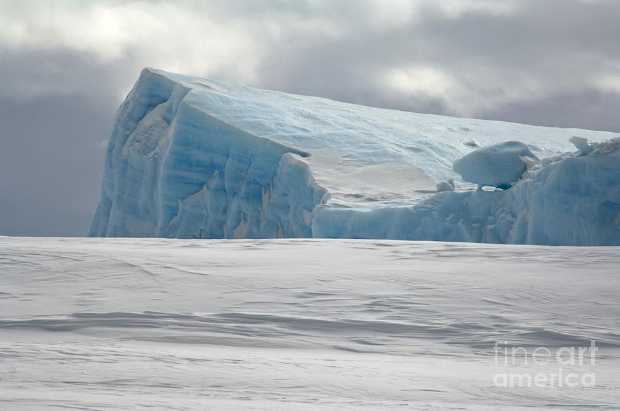 Tabuar Iceberg, Antarctica Photograph by John Shaw