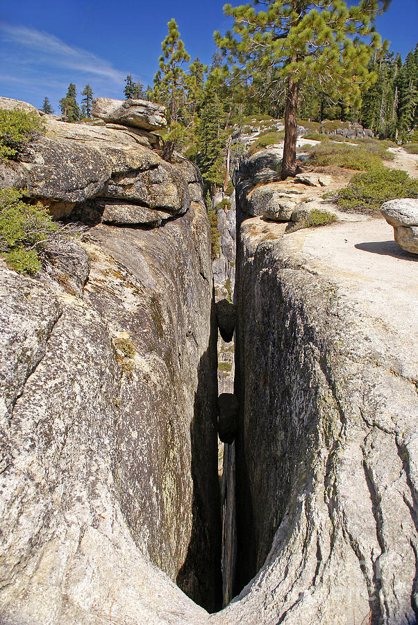 Yosemite National Park Photograph - Taft Point by Rod Jones