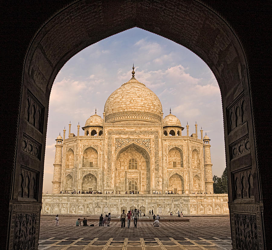 Тадж махал украшен текстами. Индия ворота Тадж махала. Тадж Махал 1632. Стрельчатая арка у Тадж махала. Тадж Махал арабский халифат.