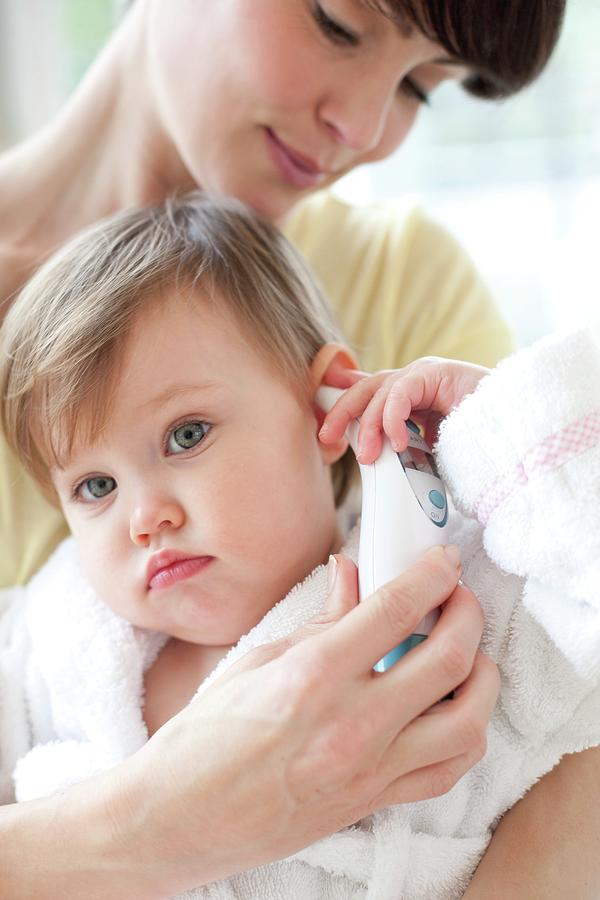 taking-a-toddler-s-temperature-photograph-by-ian-hooton-science-photo