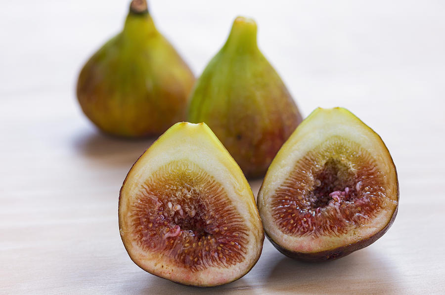 Tasty figs Photograph by Paulo Goncalves