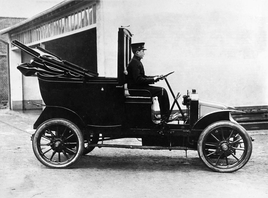 Taxi, 1906 Photograph by Granger - Fine Art America