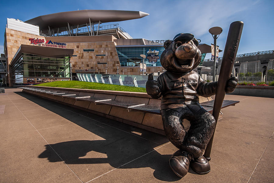 T.c. Statue And Target Field Photograph