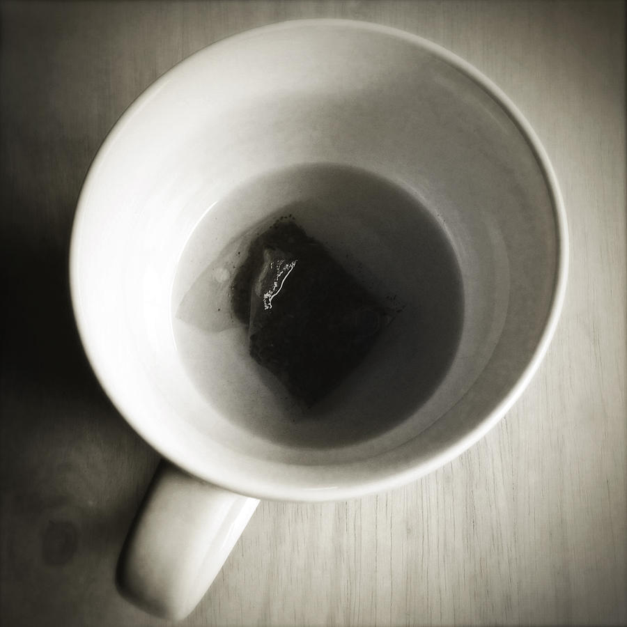 Tea Photograph - Tea cup by Les Cunliffe