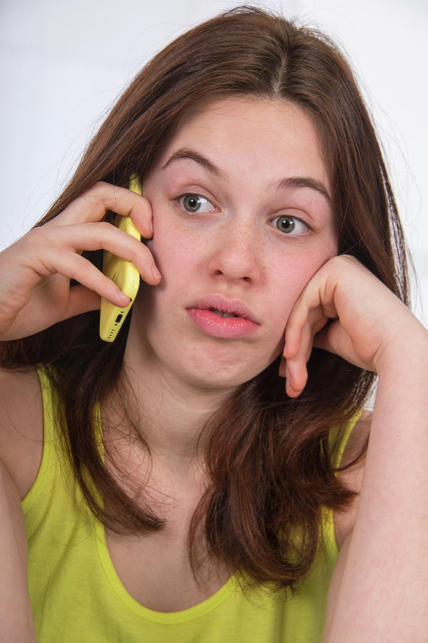 Teenage Girl Using Mobile Phone Photograph By Lea Paterson Science