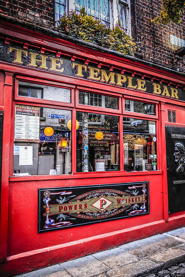 Temple Bar Dublin Photograph by Chris Smith
