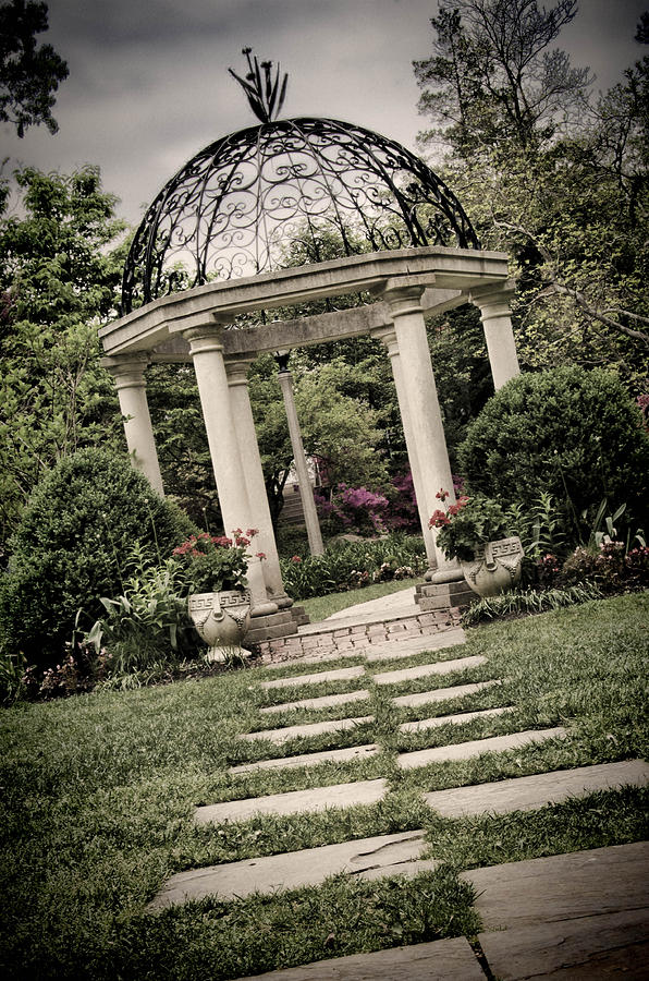 Temple Gardens at Sayen Gardens Photograph by Beth Venner