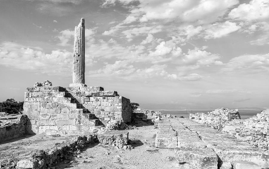 Temple of Apollo on Aegina Photograph by Paul Cowan