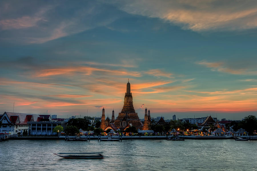 Temple Of Dawn Wat Arun | Bangkok Photograph by Igor Prahin