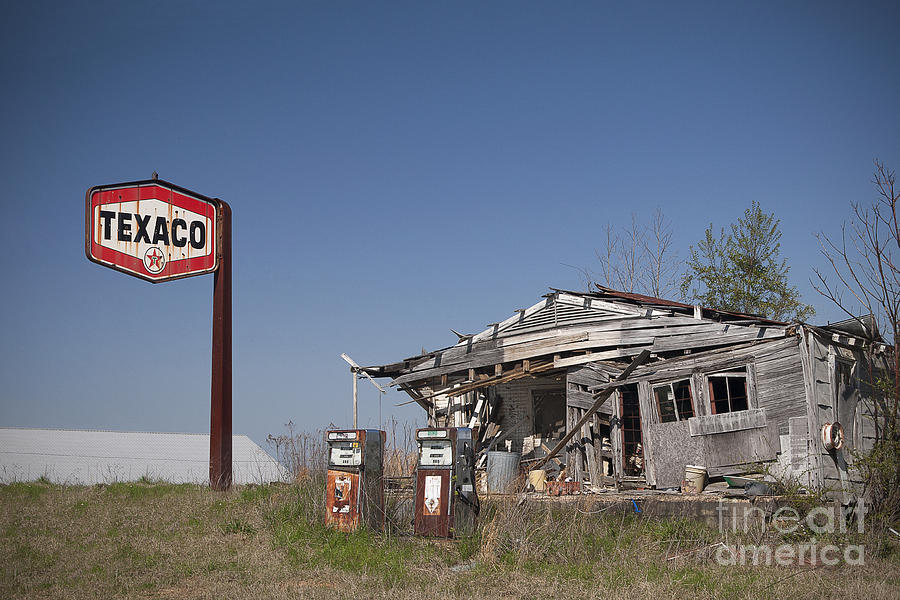 Texaco Country Store Photograph by T Lowry Wilson