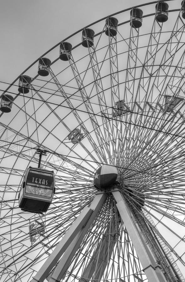 Texas Star Ferris Wheel Photograph by Bill Hamilton