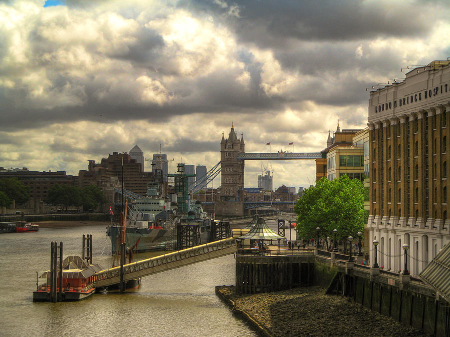 Thames panorama with Tower Bridge and London Bridge Hospital Photograph by Vlad Baciu