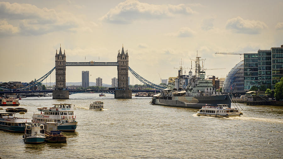 Thames View Photograph by Heather Applegate