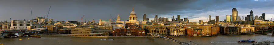Thames with St Pauls panorama Photograph by Gary Eason