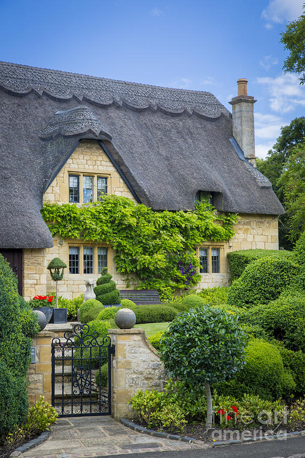 Thatch Roof Cottage Photograph by Brian Jannsen