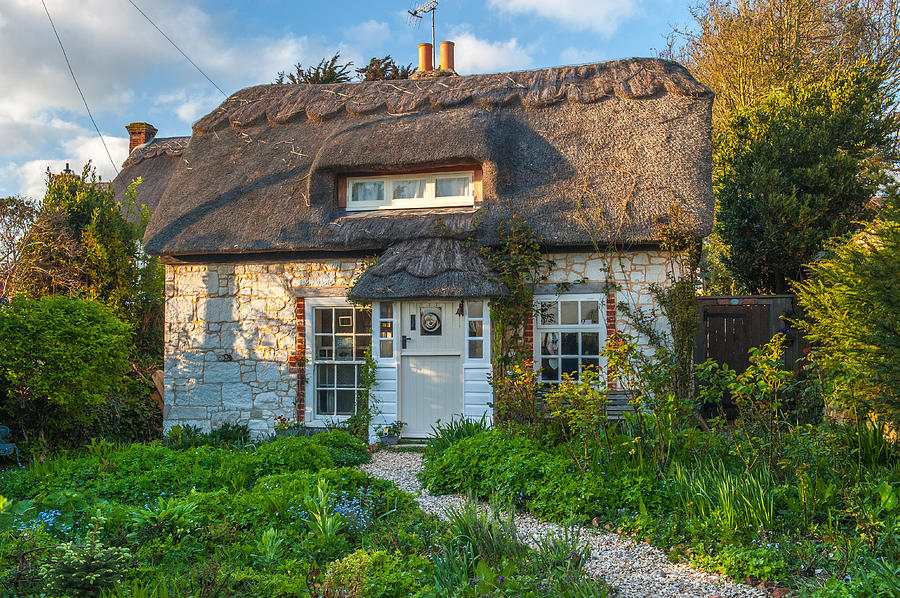 Thatched Cottage in Brighstone Isle of Wight Photograph by David Ross