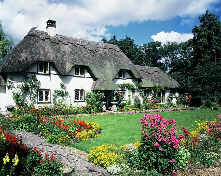 Thatched Eaves Cottage Photograph by Andy Williams/science Photo ...