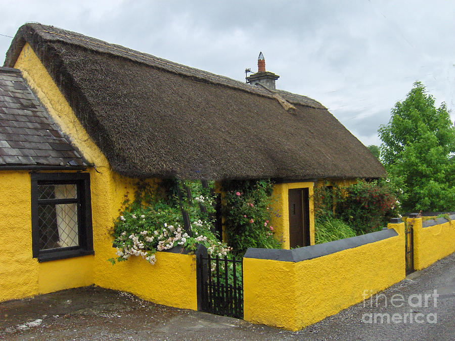 Thatched House Ireland Photograph by Brenda Brown
