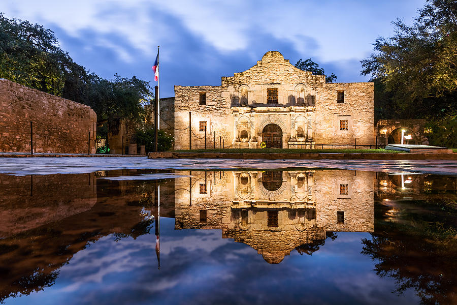 The Alamo, San Antonio Photograph by Joe Daniel Price