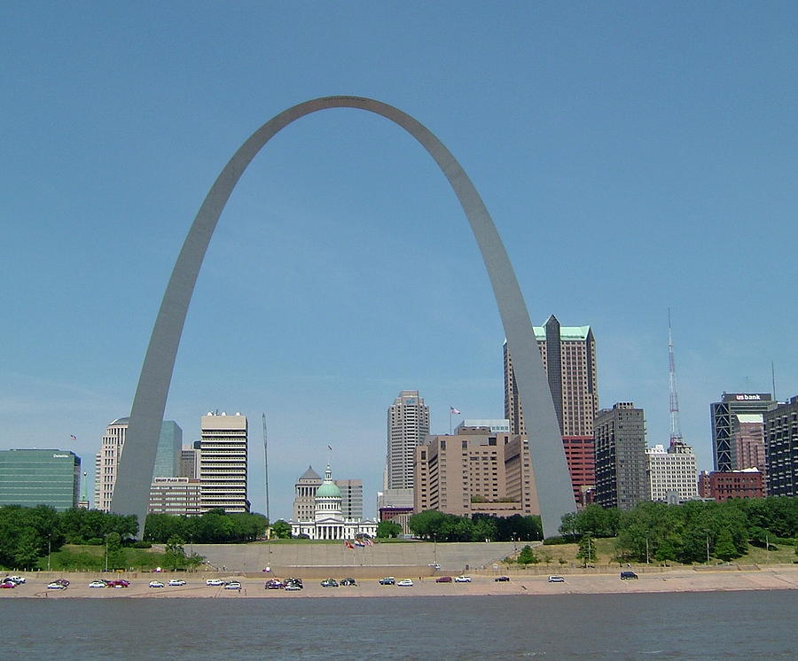 The Arch And The Courthouse Photograph By Susan Wyman - Fine Art America