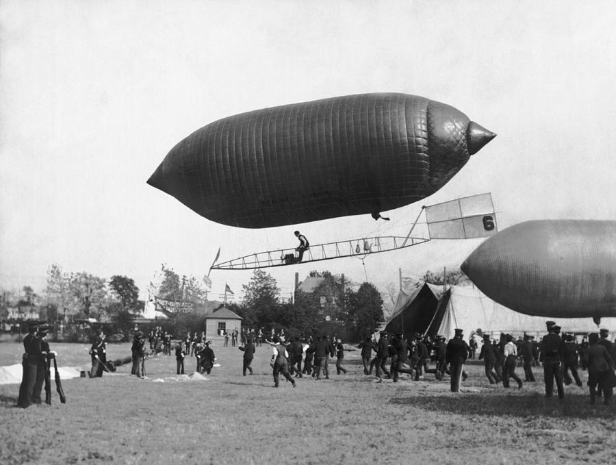 The Beachey Airship Photograph by Underwood Archives - Fine Art America