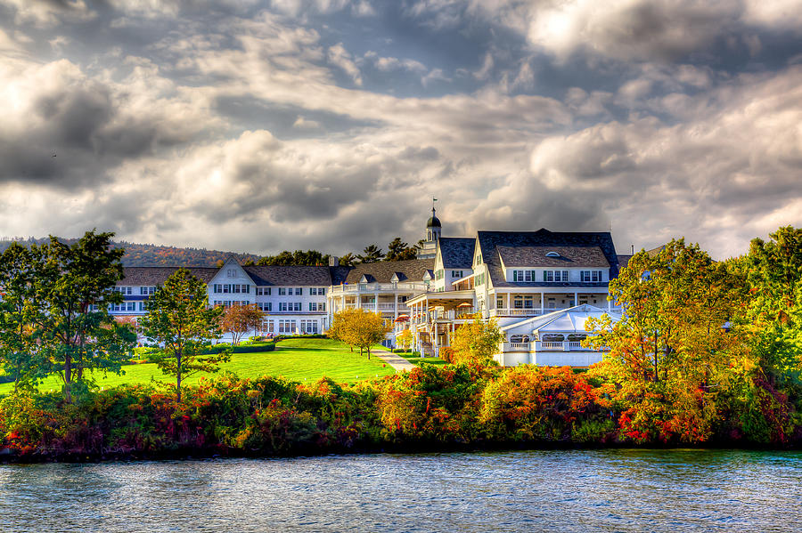 The Beautiful Sagamore Hotel on Lake George Photograph by David Patterson