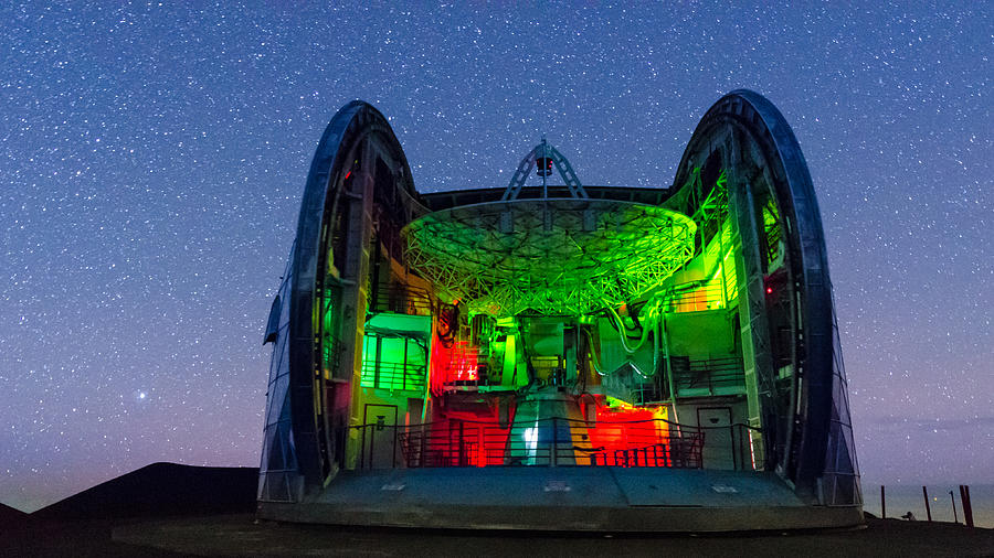 The Caltech Submillimeter Observatory Photograph by Jason Chu
