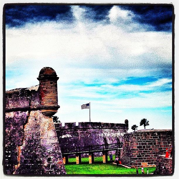 The castillo @ St. Augustine Photograph by Hector Torres