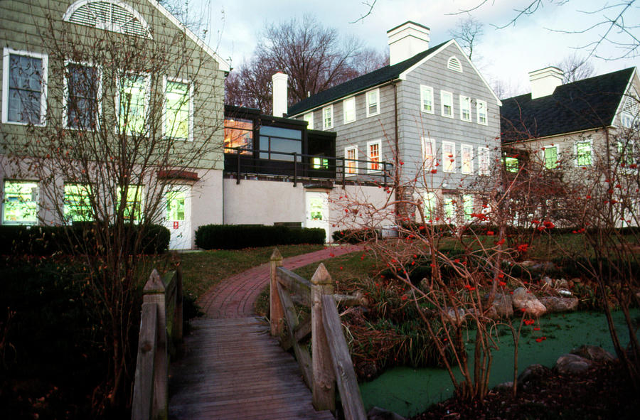 The Cold Spring Harbor Laboratory Photograph By Peter Menzel/science ...