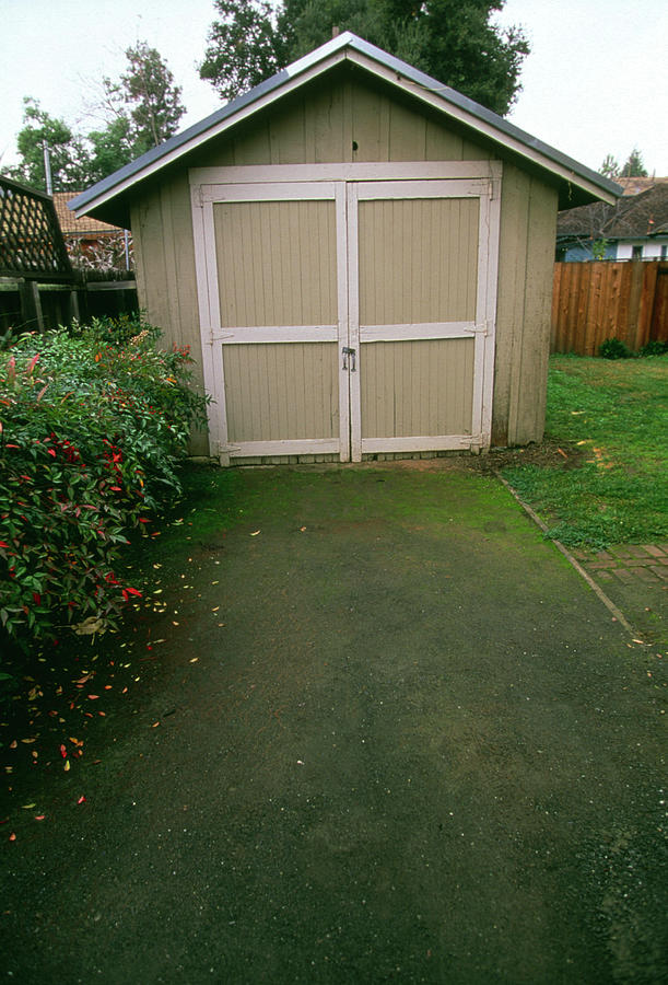 Palo Alto Photograph - The Garage Birthplace Of Silicon Valley by Peter Menzel/science Photo Library