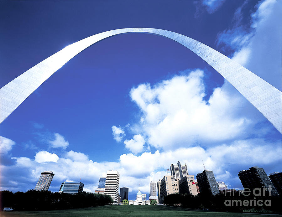 St. Louis Photograph - The Gateway Arch, St. Louis, Missouri by Rafael Macia