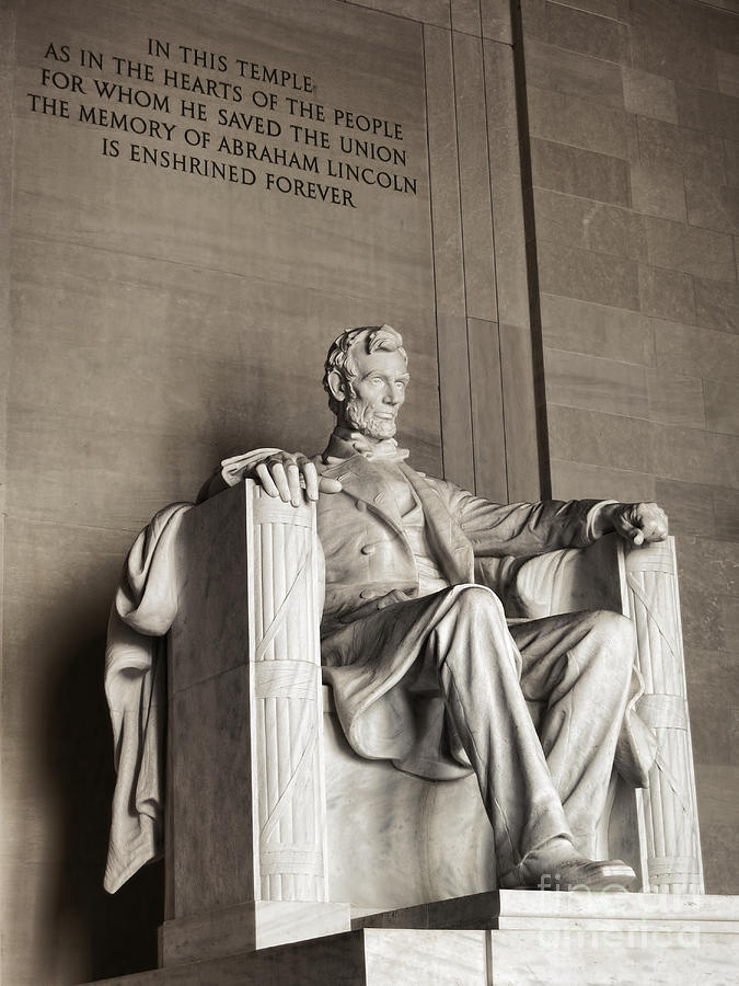 Landmark Photograph - The Great Emancipator by Olivier Le Queinec