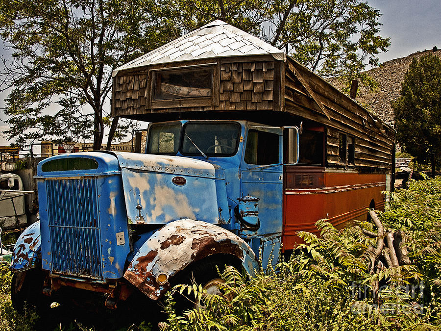 The House that Peterbilt Photograph by Lee Craig