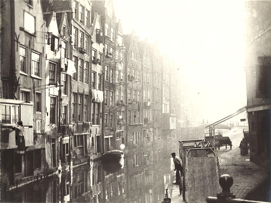 1894 Photograph - The Kolkje And Oudezijdsachterburgwal In Amsterdam by Quint Lox 1894 Photograph - The Kolkje And Oudezijdsachterburgwal In Amsterdam by Quint Lox