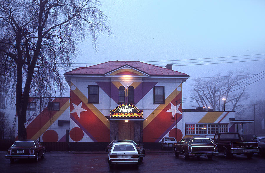 The Lakeview Manor Hotel 1984 Photograph by Jim Vance