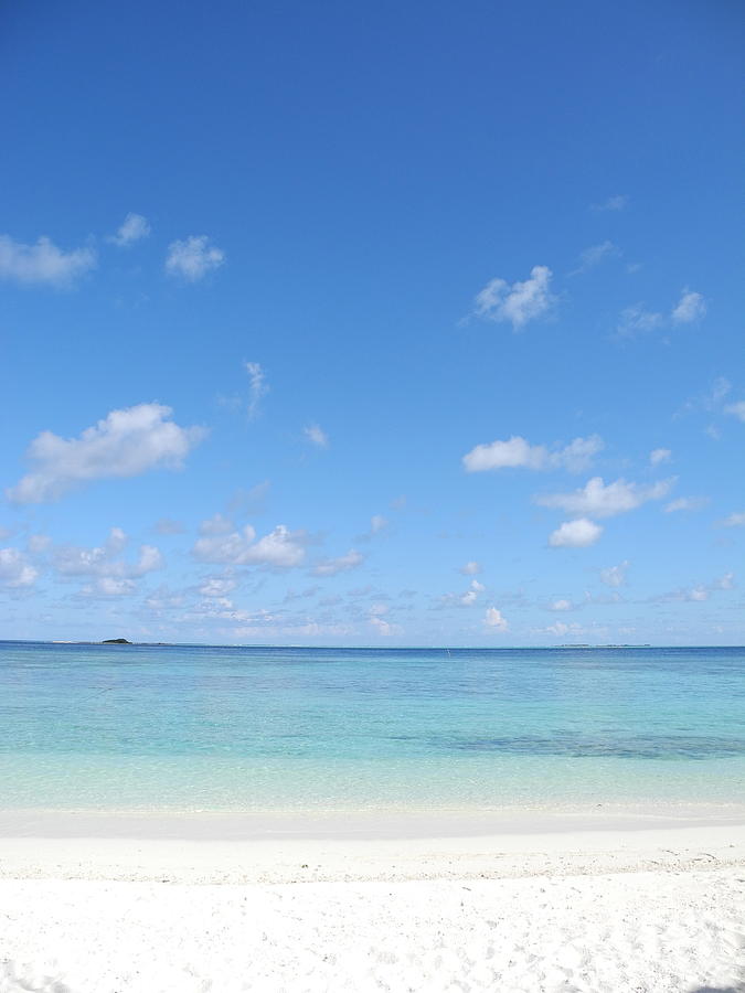 Landscape Photograph - Blue sky on the Maldives by The Creative Place