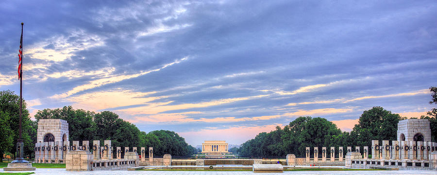 Lincoln Memorial Photograph - The Mall by JC Findley