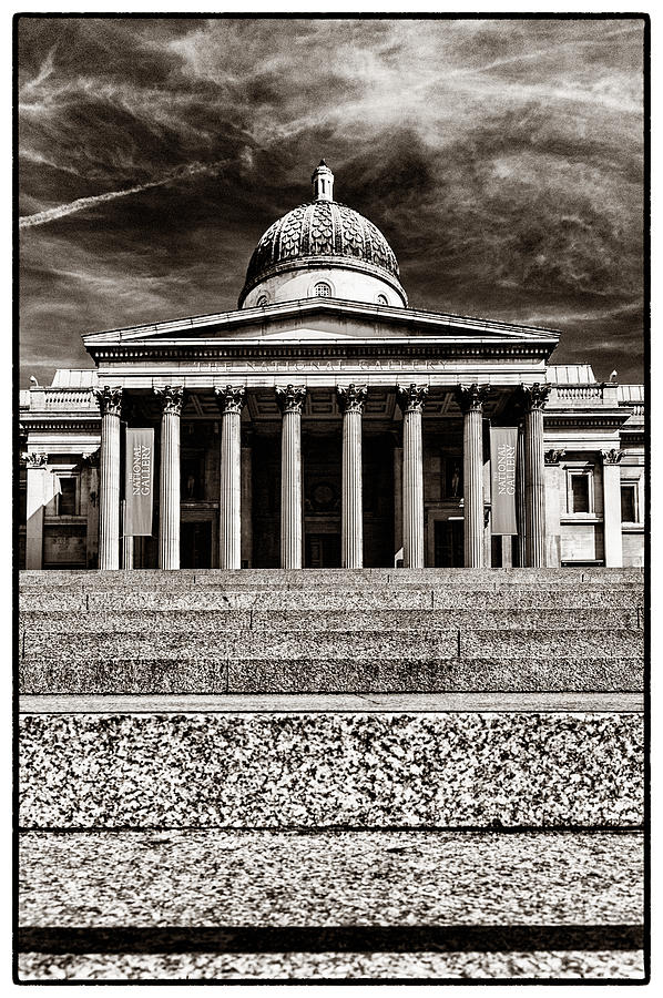 The National Gallery BW Photograph by Lenny Carter