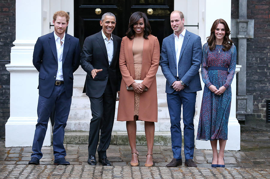 The Obamas Dine At Kensington Palace Photograph by Chris Jackson