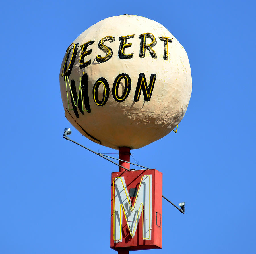 The old Desert Moon Motel Photograph by David Lee Thompson