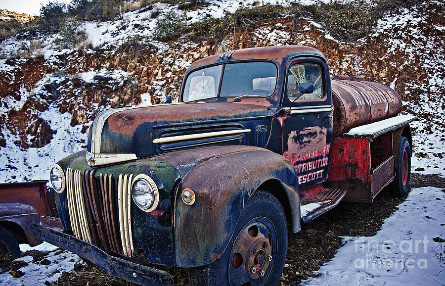 The Old MobilGas Ford Photograph by Lee Craig
