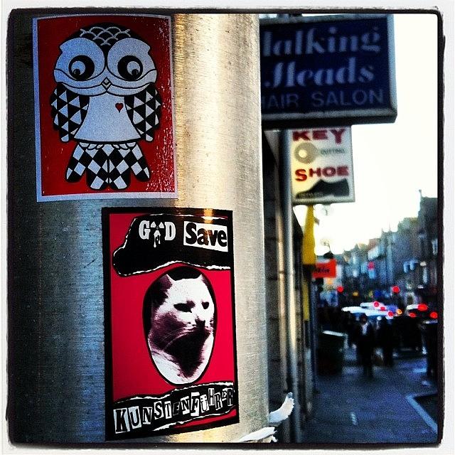 Streetart Photograph - The Owl & The Pussycat - 2013 Aberdeen by Kiss My Kunst