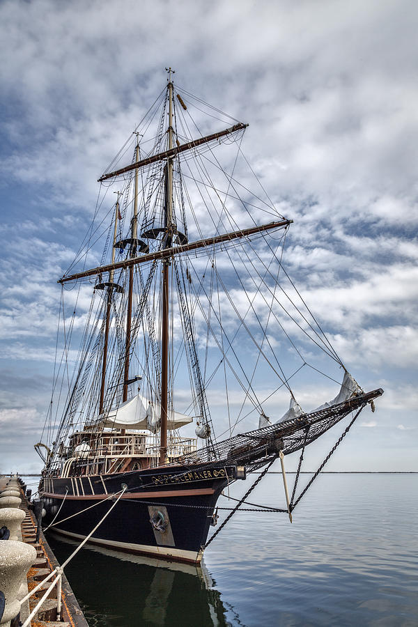 The Peacemaker Tall Ship Photograph by Dale Kincaid