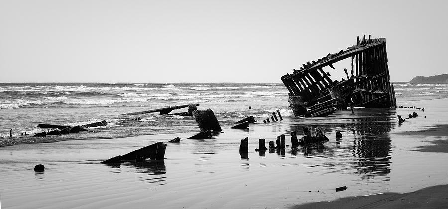 The Peter Iredale Photograph by Betty Depee